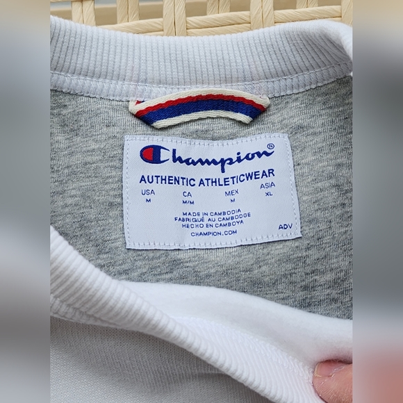 Champion white fleece sweater - NWOT - Picture 7 of 7